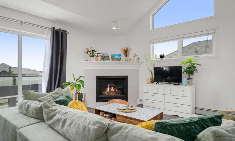 404-20 Sierra Morena Mews SW