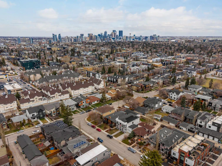 1826 37 Avenue SW, Calgary, AB, T3E 3A3 - 47