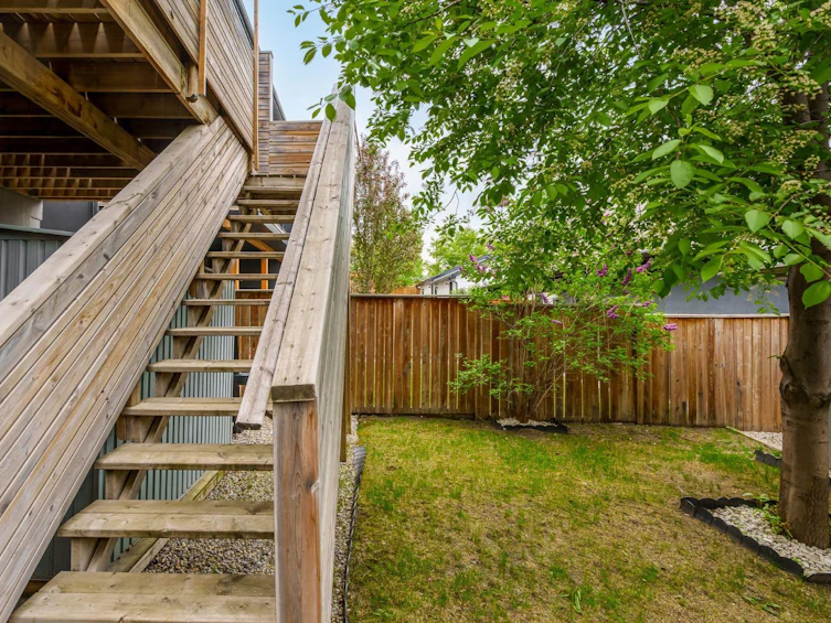 1826 37 Avenue SW, Calgary, AB, T3E 3A3 - 40
