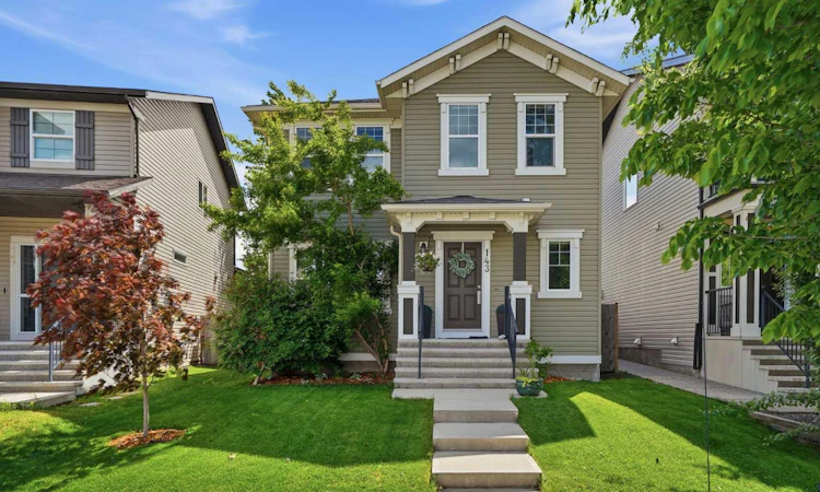 143 Elgin Meadows Way SE