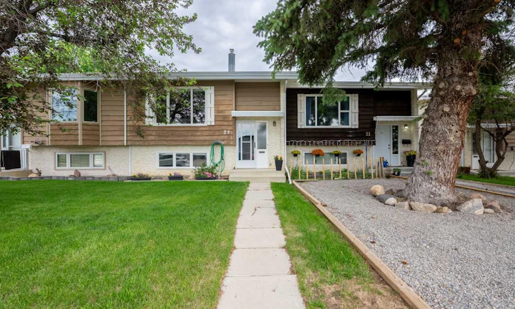 23 Selkirk Road W