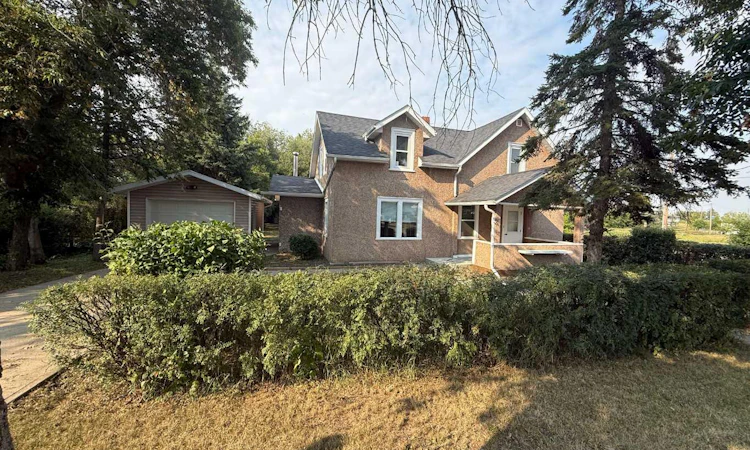 138 Trochu Avenue