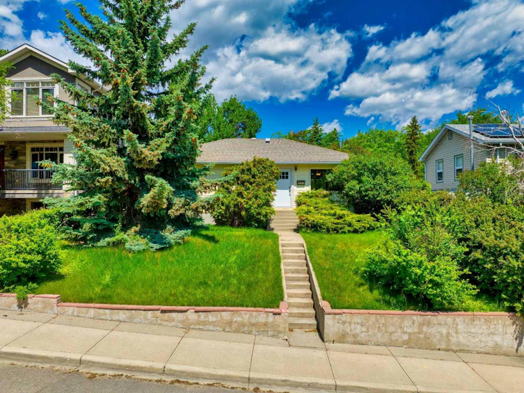 2308 9 Avenue NW, Calgary, AB, T2N 1E7 - 3