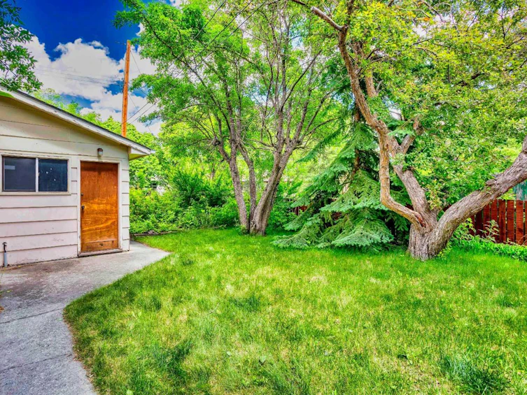 2308 9 Avenue NW, Calgary, AB, T2N 1E7 - 11