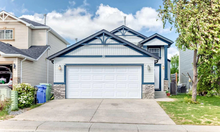 30 Covehaven View NE
