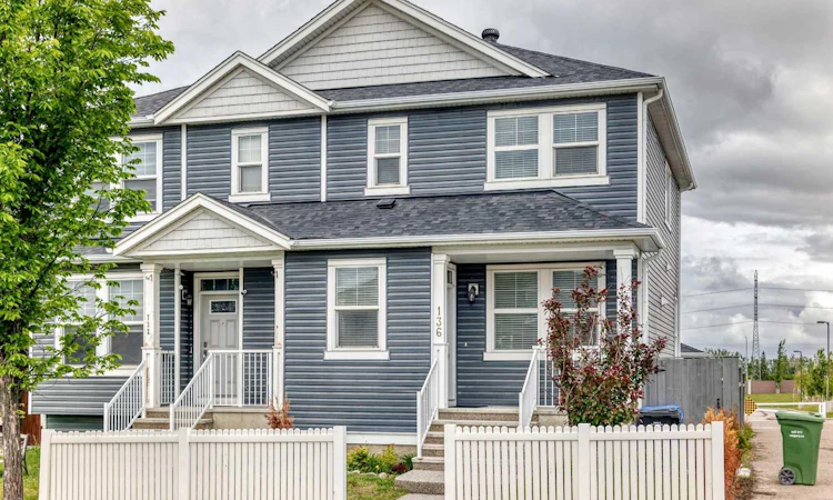 136 Redstone Avenue NE