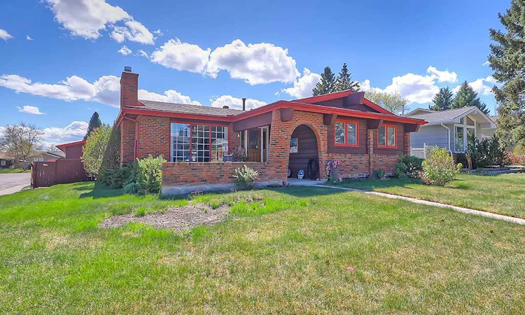 728 Parkvalley Road SE