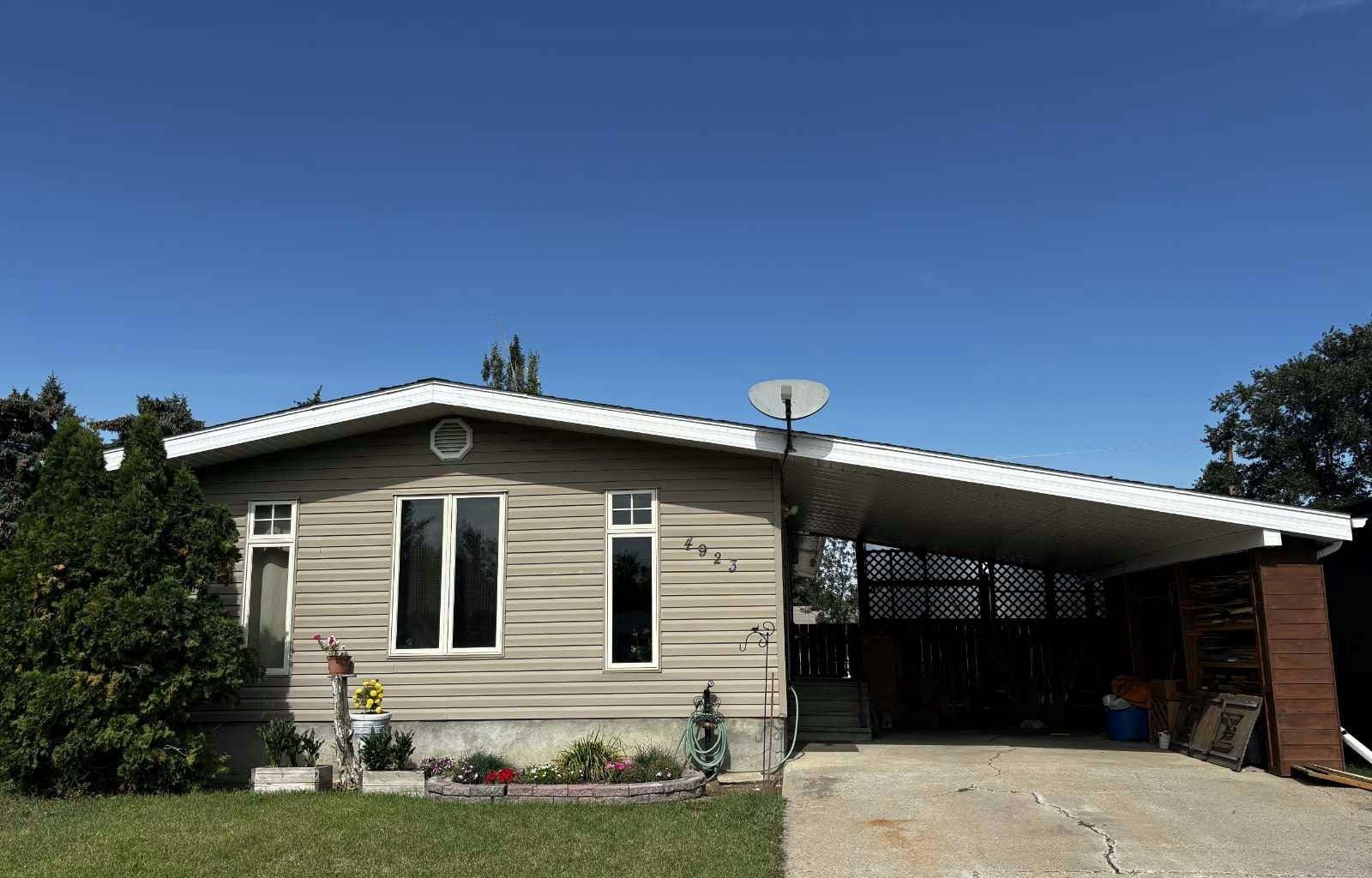 4923 52 Avenue, Taber, AB, T1G 1H6
