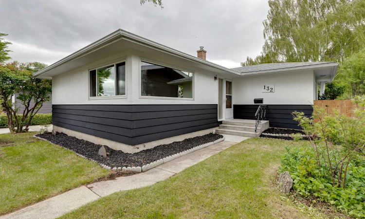 132 Haysboro Crescent SW
