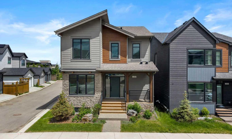 212 Treeline Avenue SW