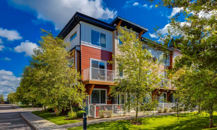 17-111 Rainbow Falls Gate