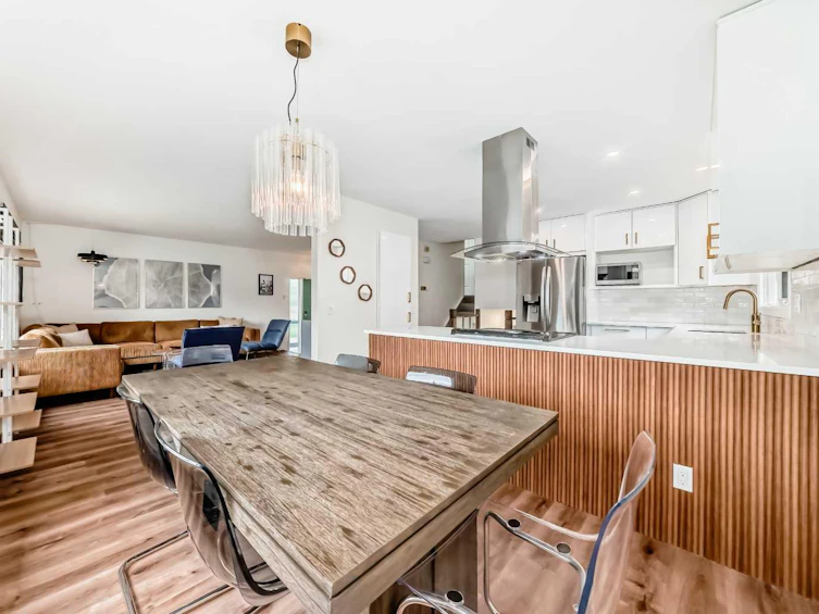 584 Woodhill Place SW, Calgary, AB, T2W 3L5 - 6