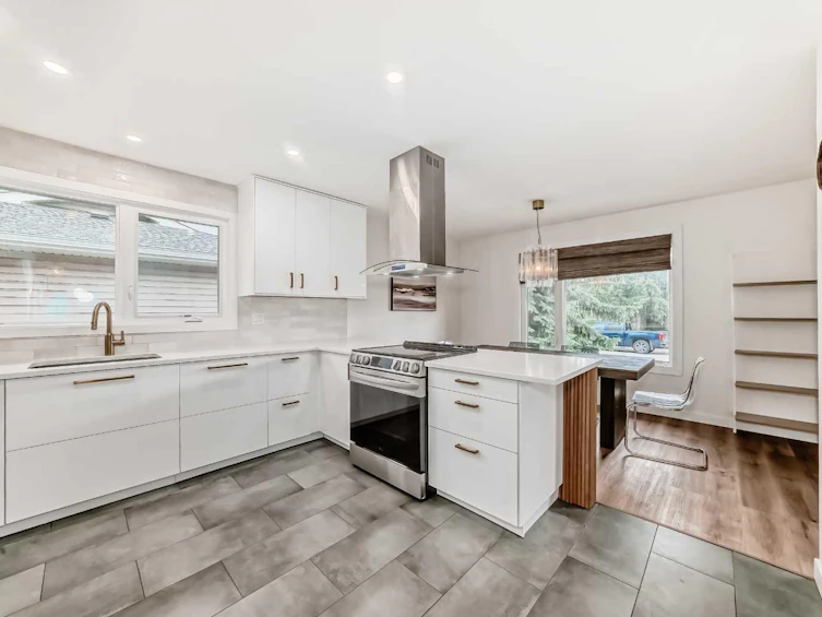 584 Woodhill Place SW, Calgary, AB, T2W 3L5 - 9
