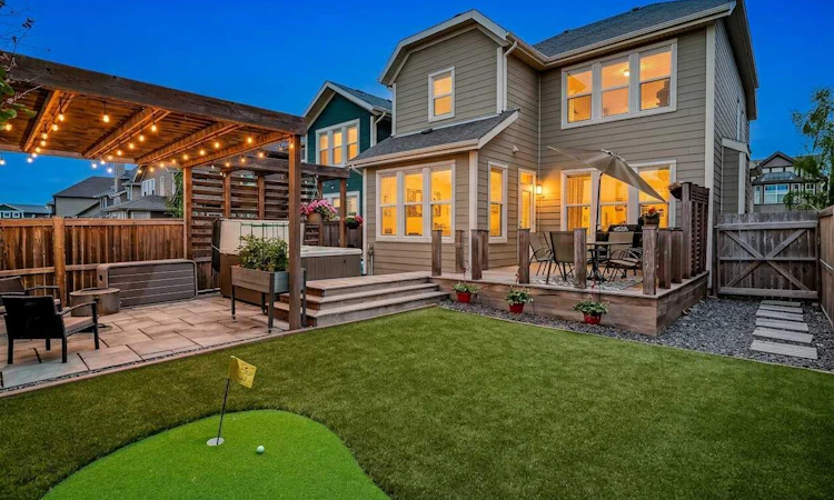 367 Mahogany Terrace SE