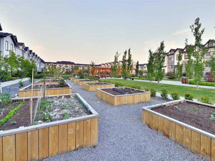 233 Les Jardins Park SE, Calgary, AB, T2C 5V3 - 41