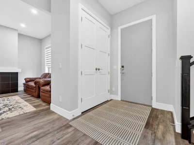 95 Rock Lake View NW - 2