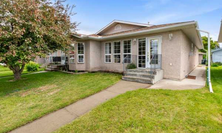 303A Centre Street N