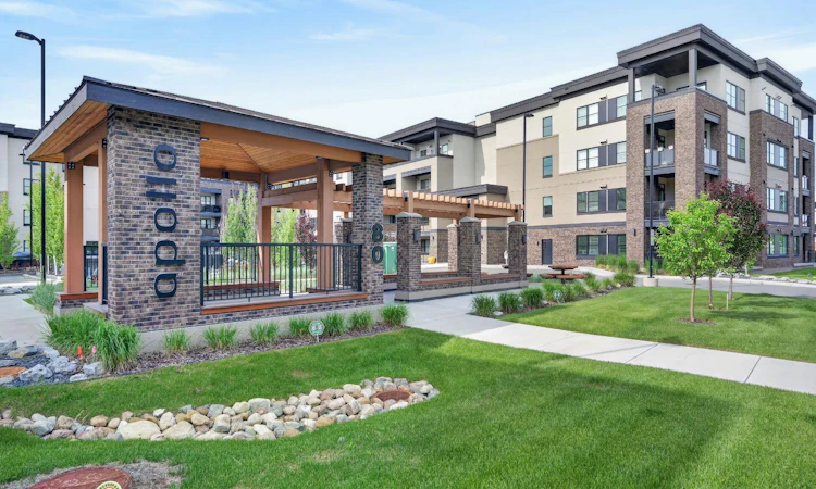 2302-80 Greenbriar Place NW