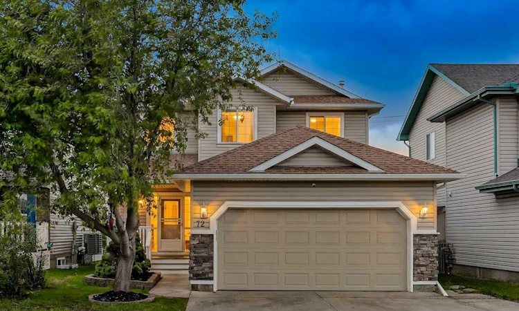72 Springs Crescent SE
