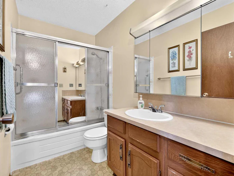 296 Templeton Circle NE, Calgary, AB, T1Y 5R5 - 36
