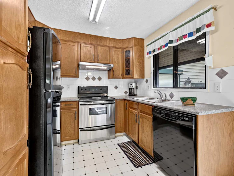 296 Templeton Circle NE, Calgary, AB, T1Y 5R5 - 16