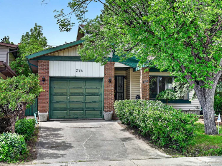 296 Templeton Circle NE, Calgary, AB, T1Y 5R5