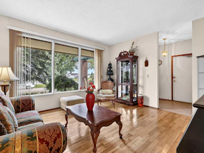 296 Templeton Circle NE - 5