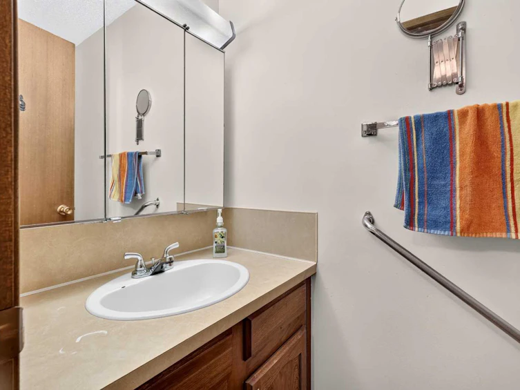 296 Templeton Circle NE, Calgary, AB, T1Y 5R5 - 25