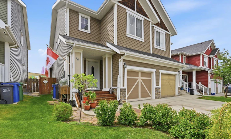 94 River Heights Crescent