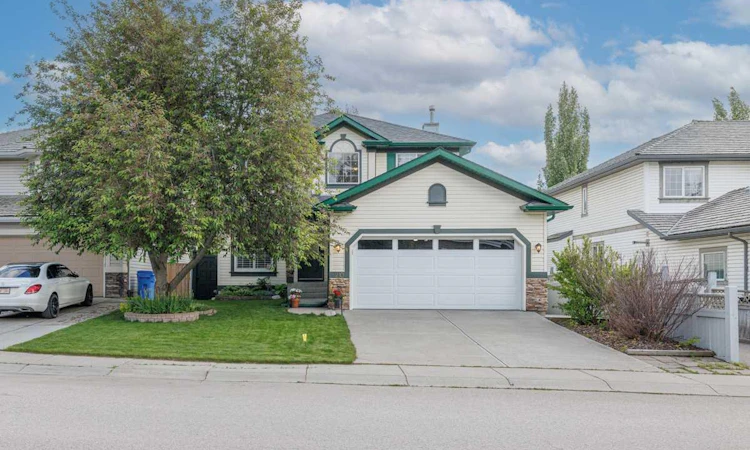 210 Mt Douglas Court SE