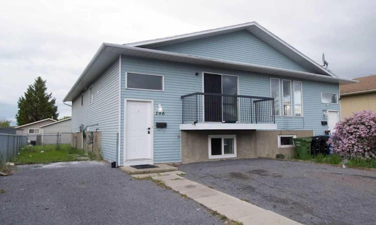 196 Fonda Drive SE