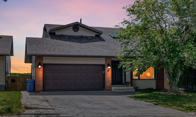 15 Hawkcliff Way NW