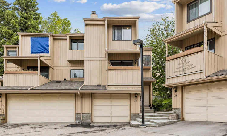 24-235 Berwick Drive NW