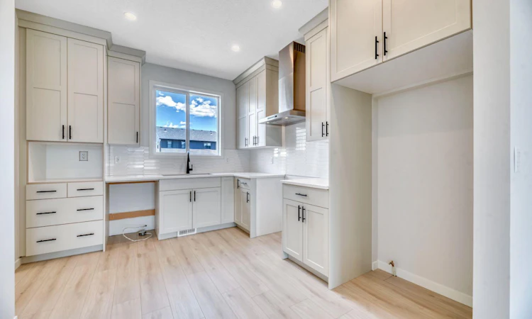 28 Mitchell Way NW