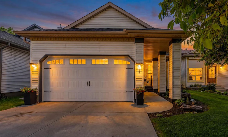 44 Douglas Glen Place SE