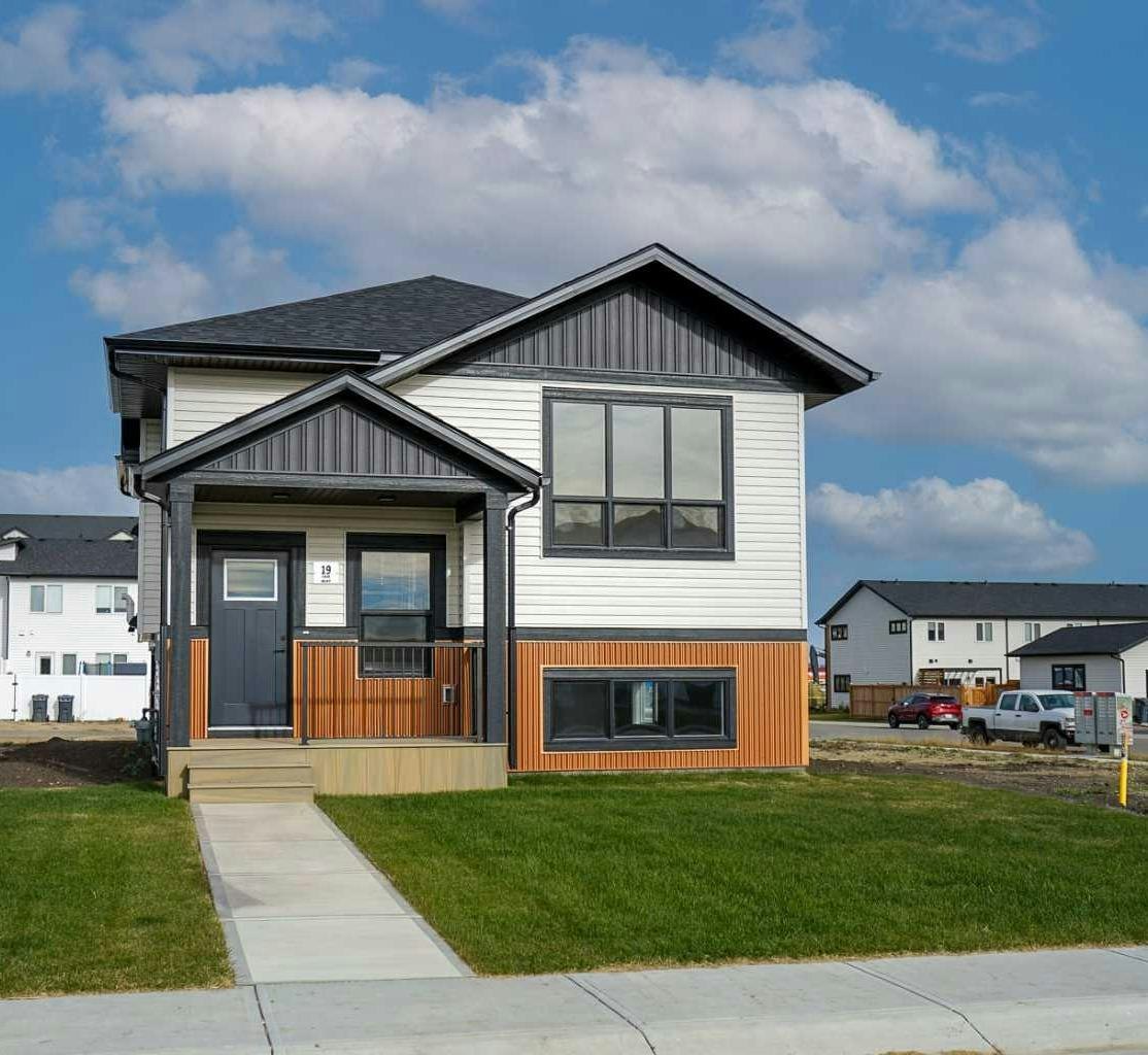 19 Ian Way, Red Deer County, AB, T4S 0W5
