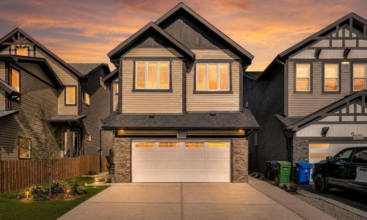 379 Skyview Shores Manor NE