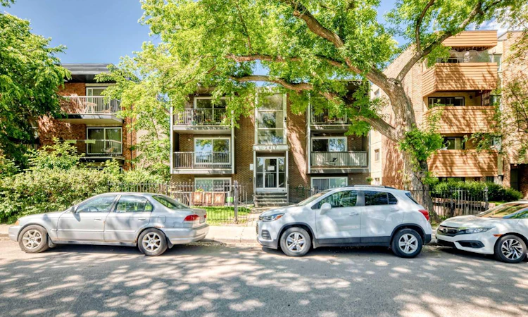 206-2417 17 Street SW