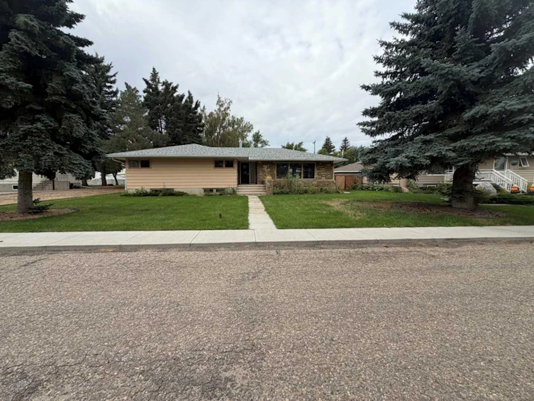 513 Memorial Avenue, Vulcan, AB, T0L 2B0