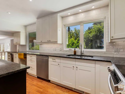 416 Oakhill Place SW - 2