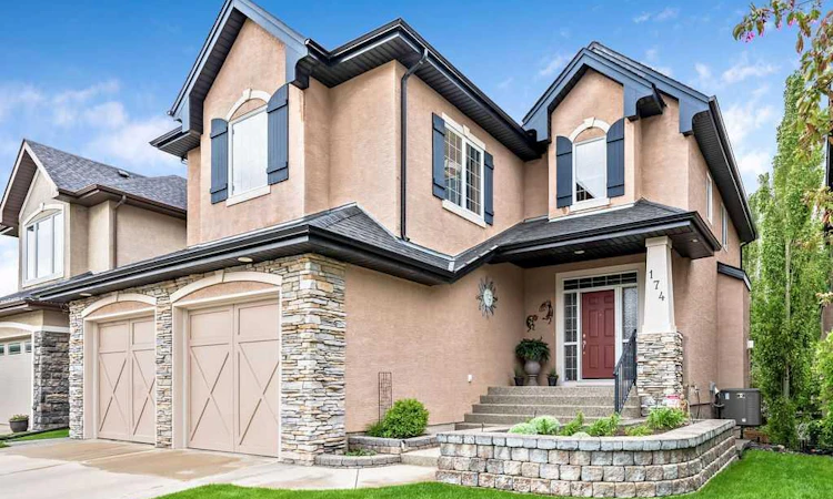 174 Arbour Vista Close NW