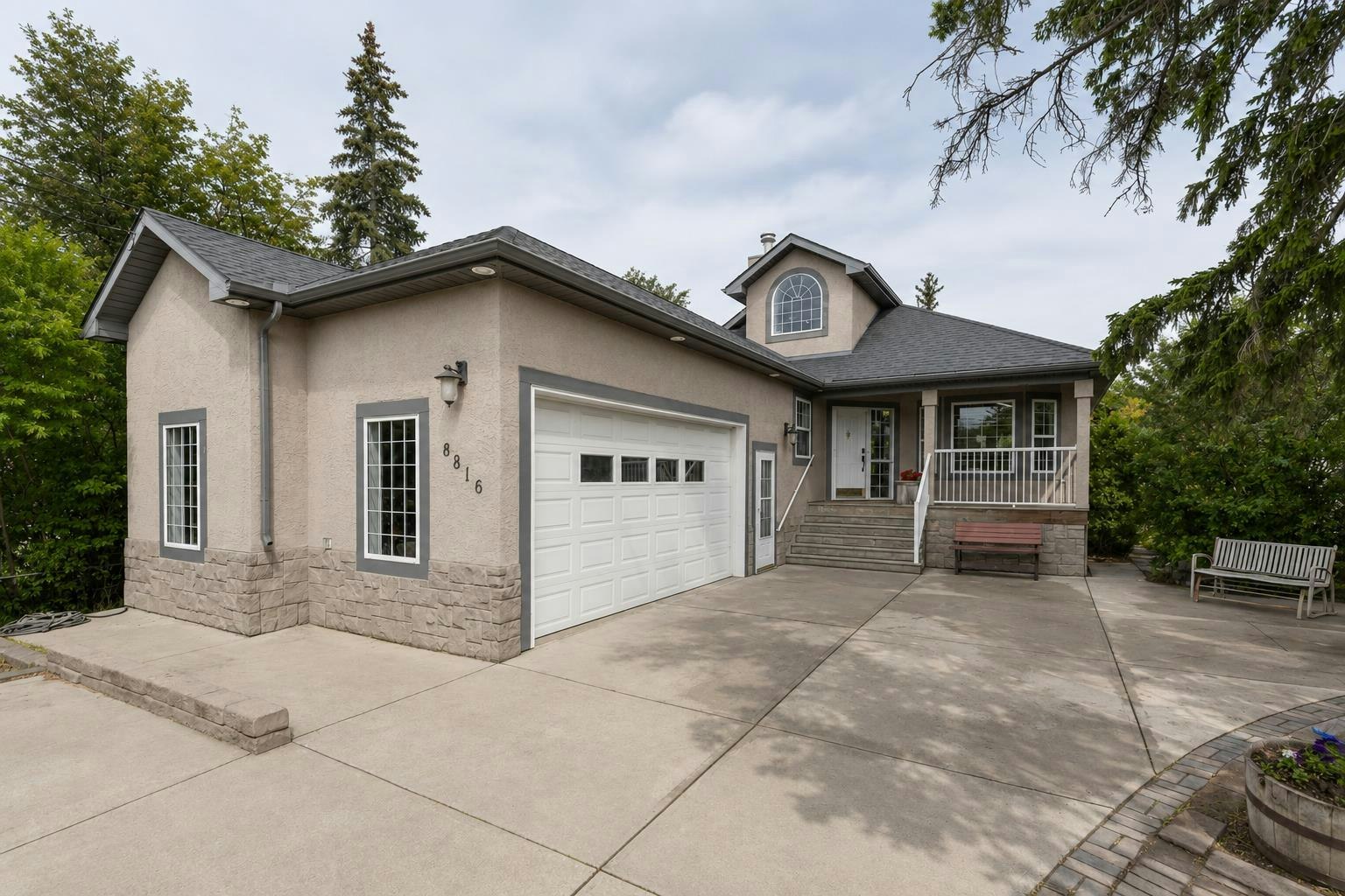 8816 48 Avenue, Calgary, AB, T3B 2B2