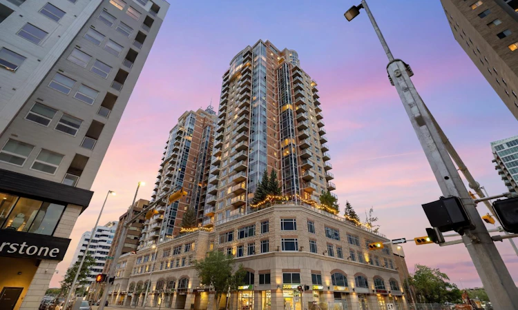 1906-910 5 Avenue SW