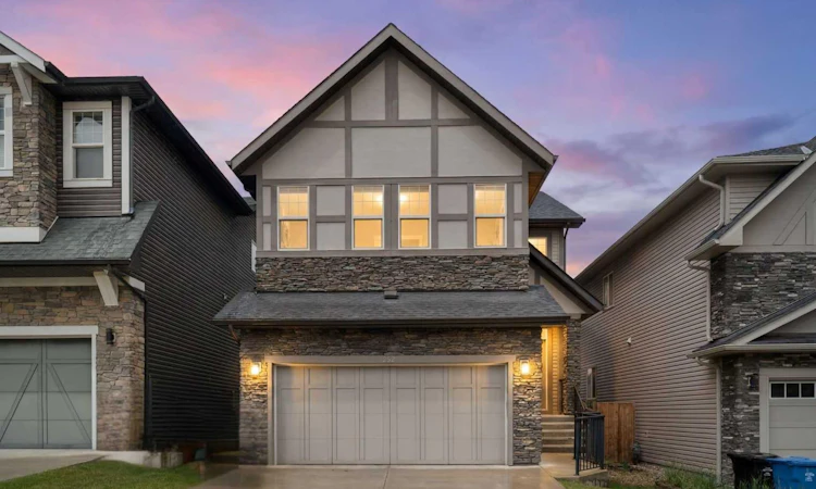 232 Nolancrest Heights NW