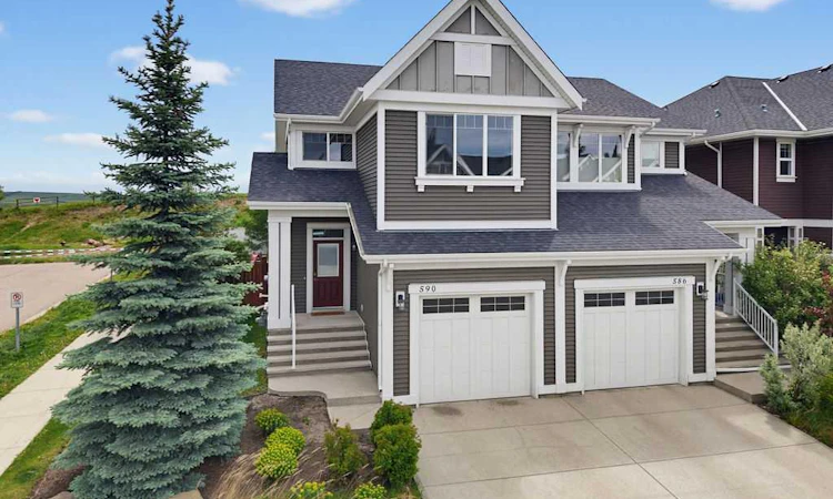 590 River Heights Crescent