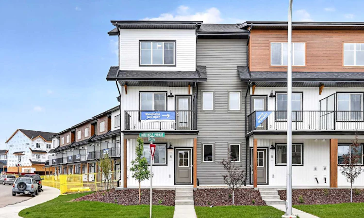 6 Hotchkiss Parade SE