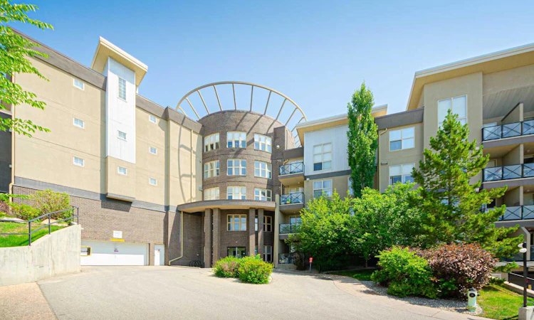 322-88 Arbour Lake Road NW