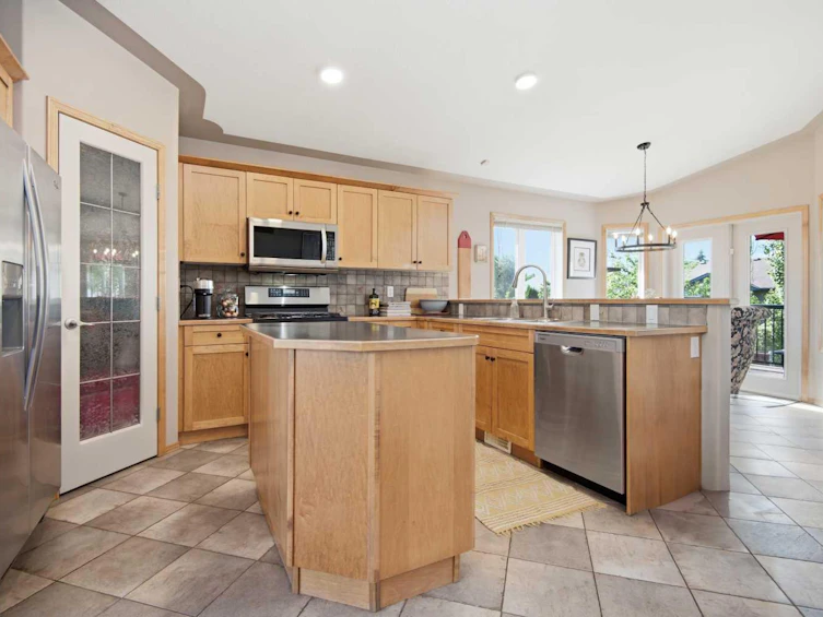 156 Aubrey Close, Red Deer, AB, T4R 3B8 - 16
