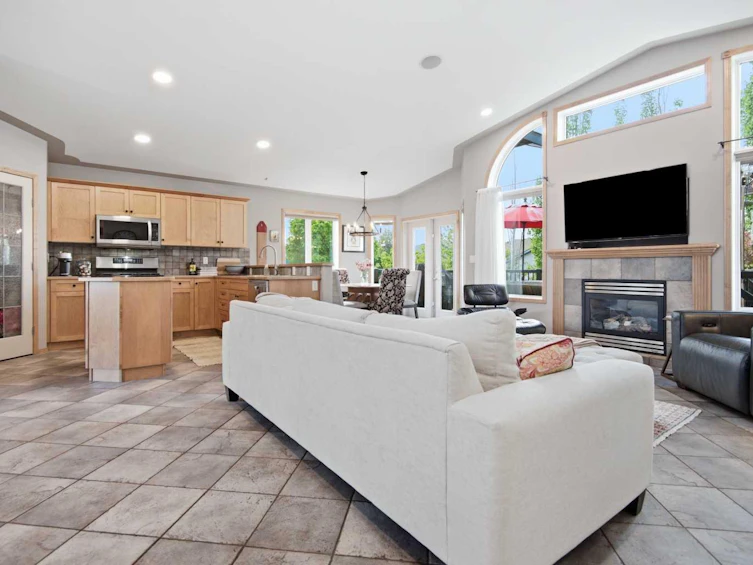 156 Aubrey Close, Red Deer, AB, T4R 3B8 - 11