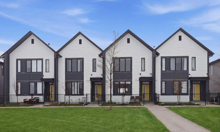 224 South Point Greenway SW